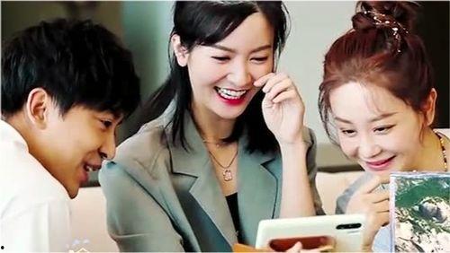 男女明星吃瓜,男女明星同台“吃瓜”大揭秘