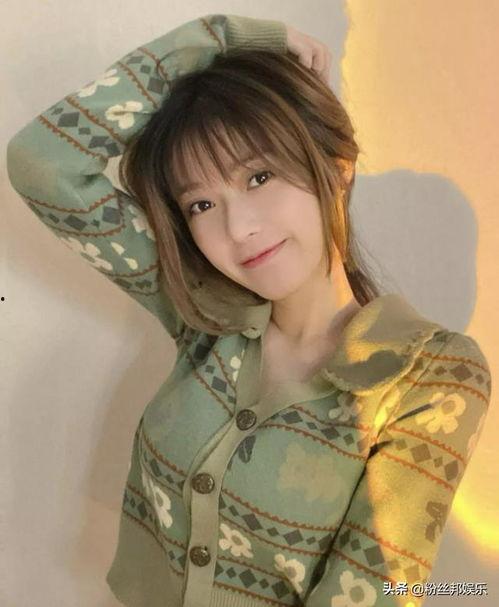 女主播吃小瓜视频,趣味互动引网友热议