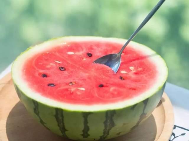 快乐吃瓜2,揭秘娱乐圈幕后故事，带你领略明星们的喜怒哀乐